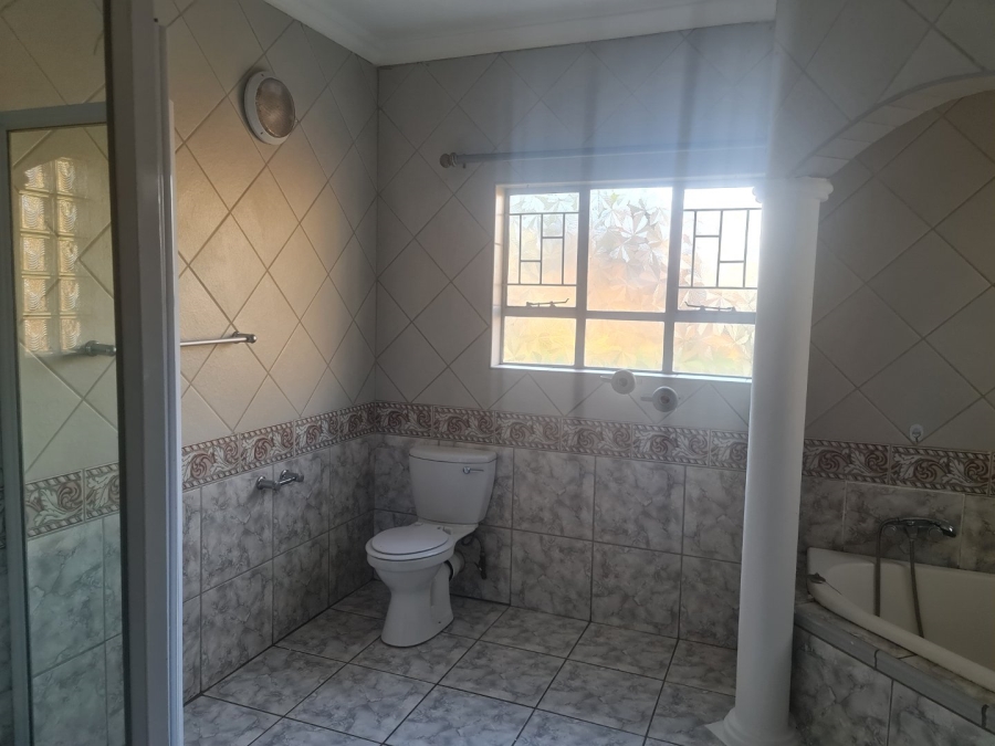 3 Bedroom Property for Sale in Safari Gardens North West